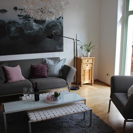 Traumhafte Etagenwohnung In Guenderzeitvilla Dresda Esterno foto
