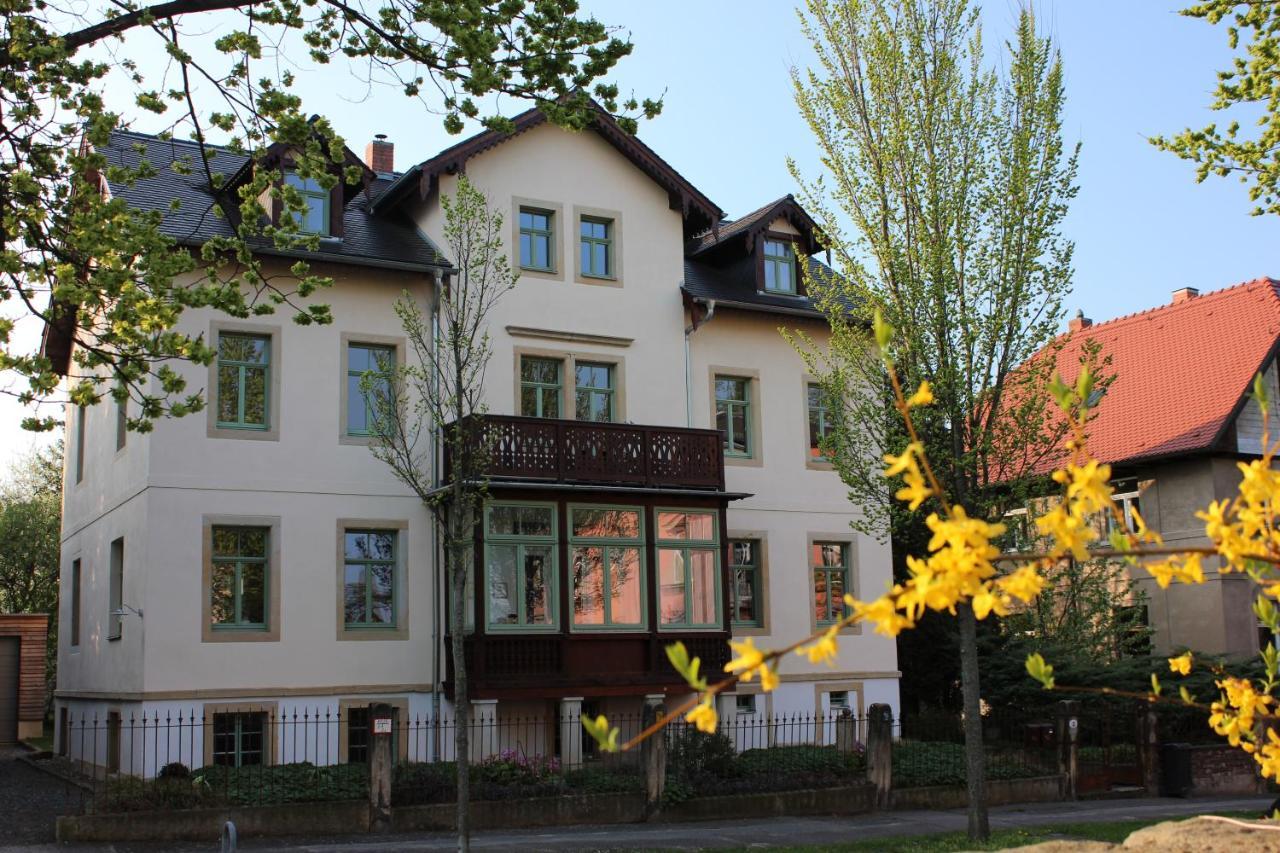 Traumhafte Etagenwohnung In Guenderzeitvilla Dresda Esterno foto