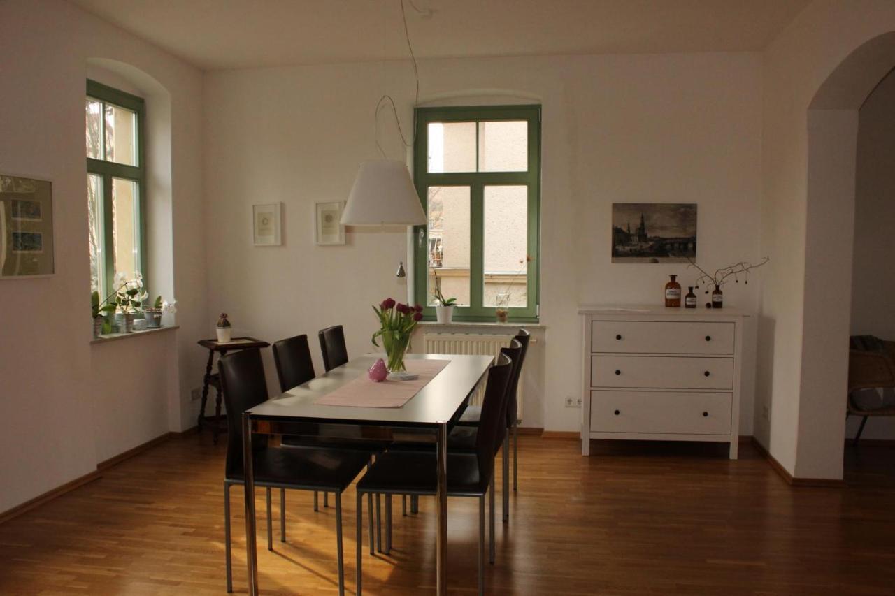 Traumhafte Etagenwohnung In Guenderzeitvilla Dresda Esterno foto